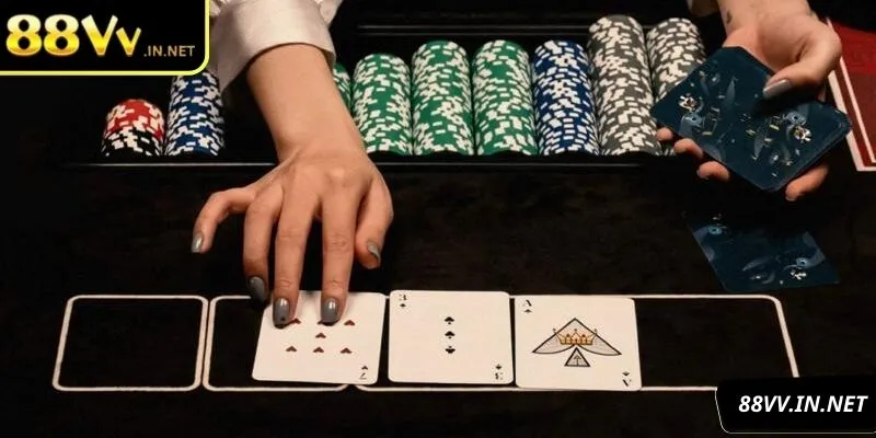 88vv-cach-choi-bai-buu-4-la-can-co-tu-duy-va-quan-sat