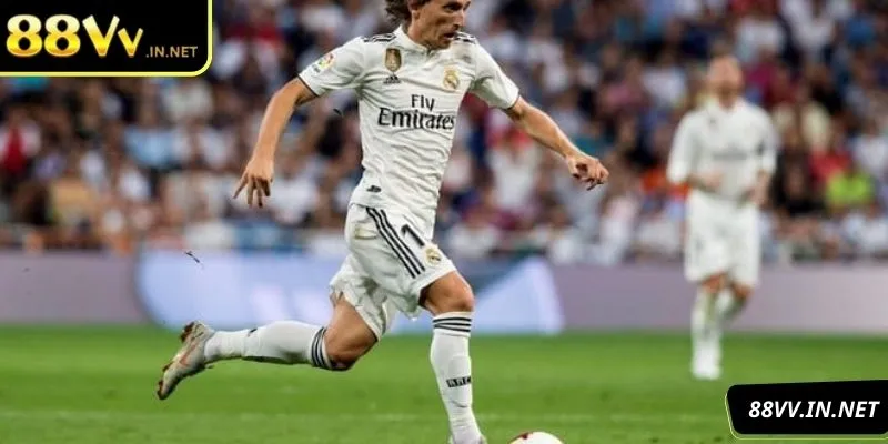 88vv-tien-ve-hay-nhat-the-gioi-the-hien-ky-nang-su-dung-bong